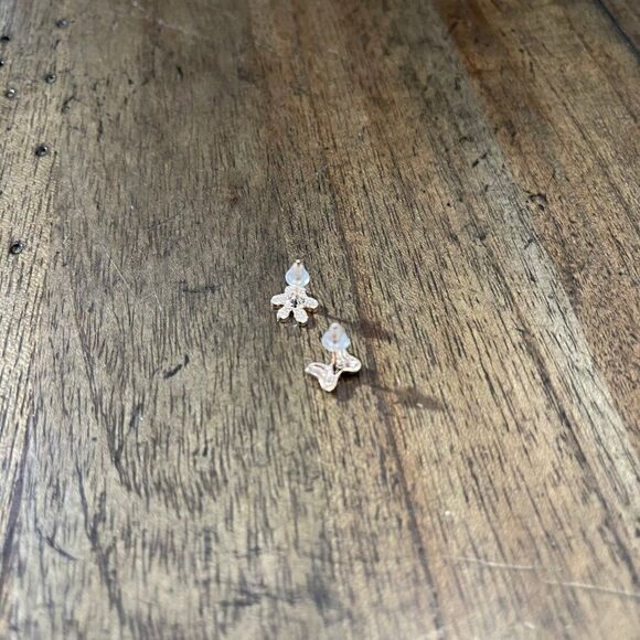 Minnie Mouse Earrings - Picture 3 of 5